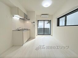 JR山陰本線 花園駅 徒歩3分の賃貸アパート 1階1DKのリビング/ダイニング