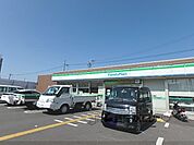 ファミリーマート　吉祥院東砂ノ町店まで130メートル