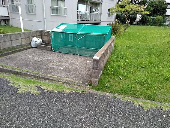 敷地内ごみ置き...