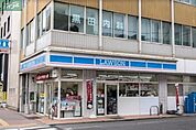 ローソン岡山中央店 181m