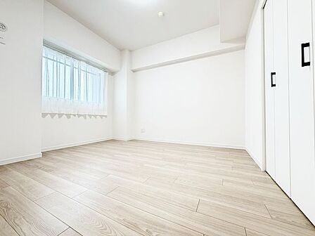 洋室(約5.9帖)クローゼットを備えたお部屋です。
