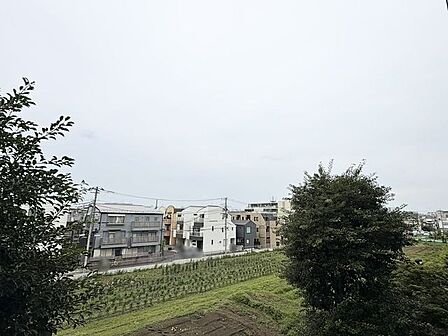 3階から望む、開放的な眺望を日常の一部に。