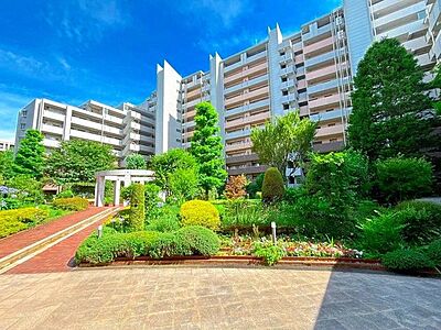 外観:総戸数314戸の大規模マンション!大規模ならではの、共用施設が充実しているマンションです。 外観:総戸数314戸の大規模マンション!大規模ならではの、共用施設が充実しているマンションです。