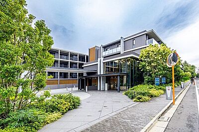 外観：【外観】品格と重厚感があるタイル貼りの外観。住まう人の心を豊かにします。