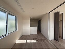 ＧＲＡＭＭ六地蔵Ａ棟 2階1LDKのリビング/ダイニング