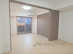 阪急京都本線 西院駅 徒歩16分の賃貸マンション 4階1LDKのリビング/ダイニング