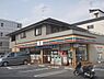 周辺：セブンイレブン　山科椥辻店まで370メートル