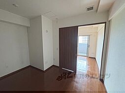 京阪本線 淀駅 徒歩7分の賃貸マンション 5階1DKのリビング/ダイニング