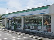 ファミリーマート　長岡京調子店まで550メートル