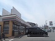 セブンイレブン　京都中久世4丁目まで450メートル