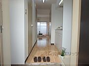 室内に洗濯機が置けます。