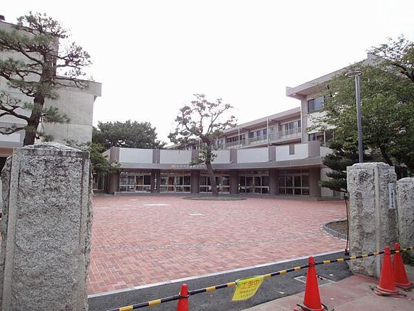 周辺：小学校「長野市立通明小学校まで1930m」