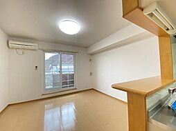 ジューエル 204 2階1LDKのリビング/ダイニング