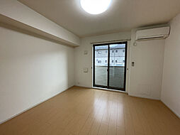 イデアール・ベルデ 104 1階1Kのリビング/ダイニング