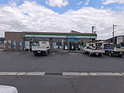 ファミリーマート岡山雄町店(コンビニ)まで985m