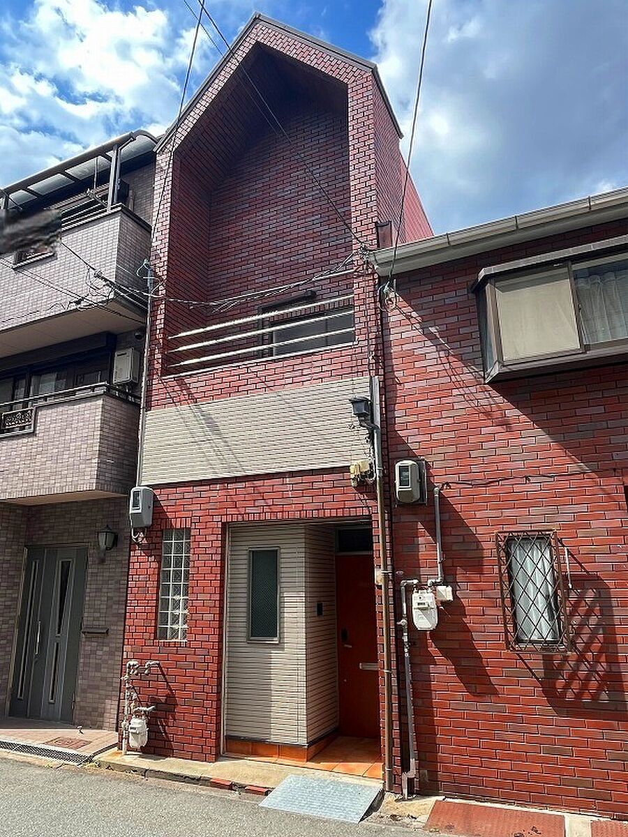 Used detached house · 2LDK in Osaka &mdash; photo 2