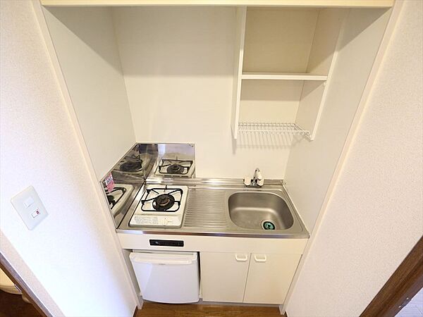 画像8:キッチン（ガス1口コンロ付）ミニ冷蔵庫付　家電用意できます