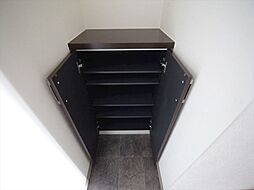 玄関　シューズボックス付