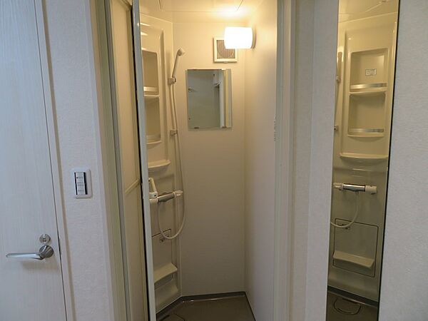シャワールーム
