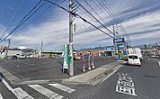 ファミリーマート大井町上大井店(609m)