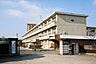 周辺：半田市立青山中学校（812m）