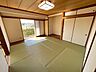 室内：和室には縁側も