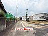 外観：前面道路 平日・土日問わずご案内致します！お気軽にお問合わせ下さい♪ 