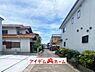 外観：前面道路 平日・土日問わずご案内致します！お気軽にお問合わせ下さい♪ 