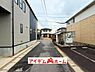 外観：前面道路 平日・土日問わずご案内致します！お気軽にお問合わせ下さい♪ 