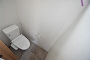 水洗トイレ付いています。