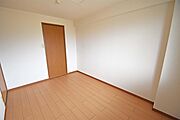 北側洋室6帖　別角度