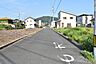 周辺：前面道路です。道幅が6mあり楽々すれ違えます。