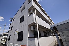 セルフェリス 201号室 ｜ 栃木県宇都宮市西原３丁目（賃貸マンション3LDK・2階・68.66㎡） その1