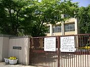 中学校「尼崎市立武庫東中学校まで541m」