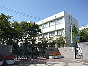 小学校「尼崎市立成文小学校まで728m」