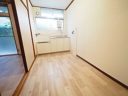 日和マンション 102 1階1LDKのリビング/ダイニング