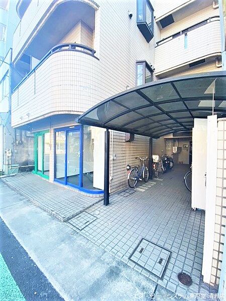 建物エントランス