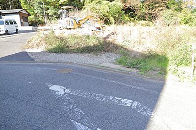 外観：販売されている全ての土地が、宅地用の土地であるとは限りません。都市計画法に基づき、基本的に住宅を建てることができるのは土地計画区であることに加え、市街化区域として定められている地域のみとなっています。