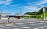 周辺：ローソン・スリーエフ成田ニュータウン北店 徒歩12分。 910m