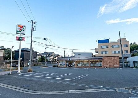 セブンイレブン富里日吉倉店 徒歩6分。 410m