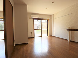 ウエストヒルズ 1階2LDKのリビング/ダイニング