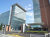 大学「関東学院大学金沢八景キャンパスまで880m」