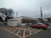 コンビニ「セブンイレブンまで850m」
