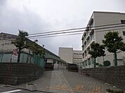 小学校「横浜市立矢部小学校まで577m」