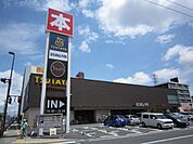 レンタルビデオ「ツタヤまで690m」