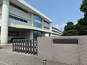 中学校「宇都宮市立泉が丘中学校まで1550m」