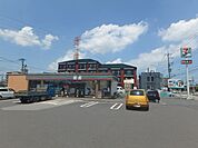 コンビニ「セブンイレブンまで90m」