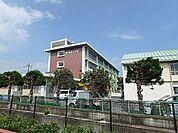 小学校「市立城東小学校まで210m」