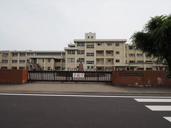 画像28:小学校「市立元総社小学校まで1300m」