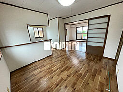 リラックスＢ 2階2LDKのリビング/ダイニング